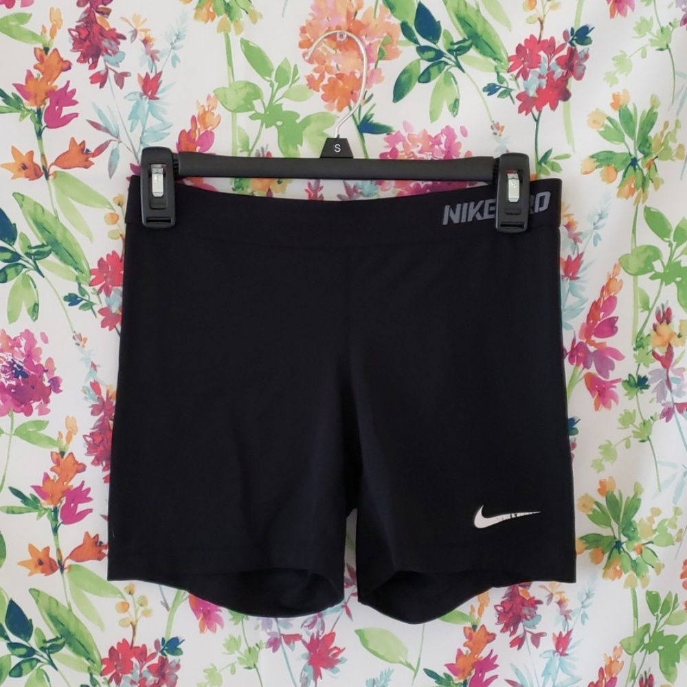 Medium Black Nike Pro Shorts